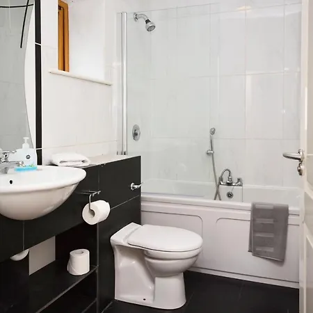 Apartament 714 *